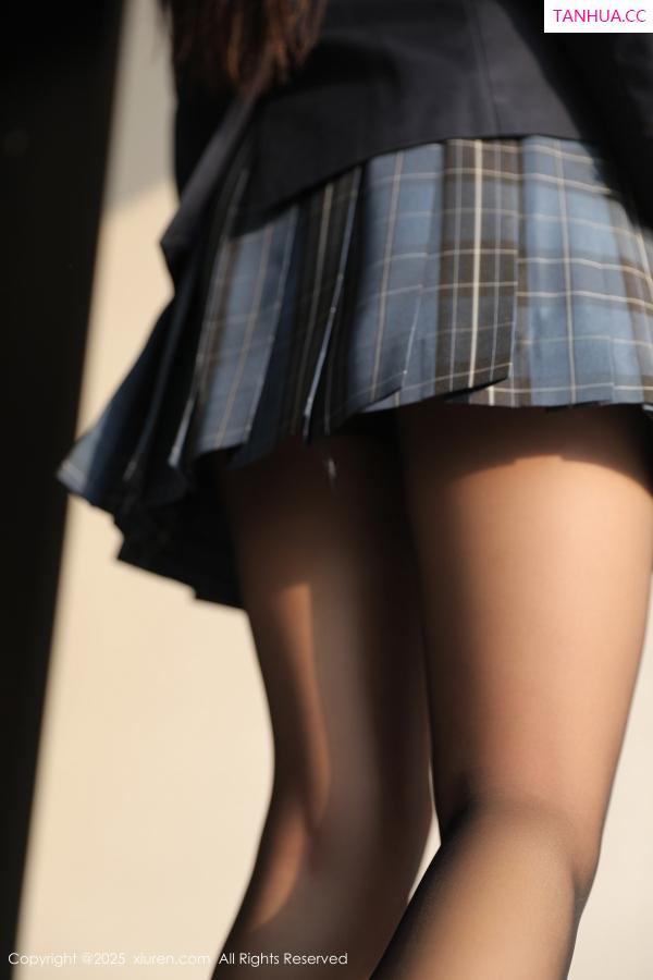  [XiuRen]高清写真图 2025.02.14 No.9888 Candy糖糖 黑丝美腿第3张图片